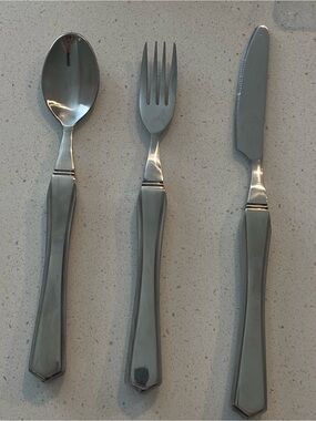 ESSENTIAL MEDICAL SUPPLY
WEIGHTED UTENSIL SET 3